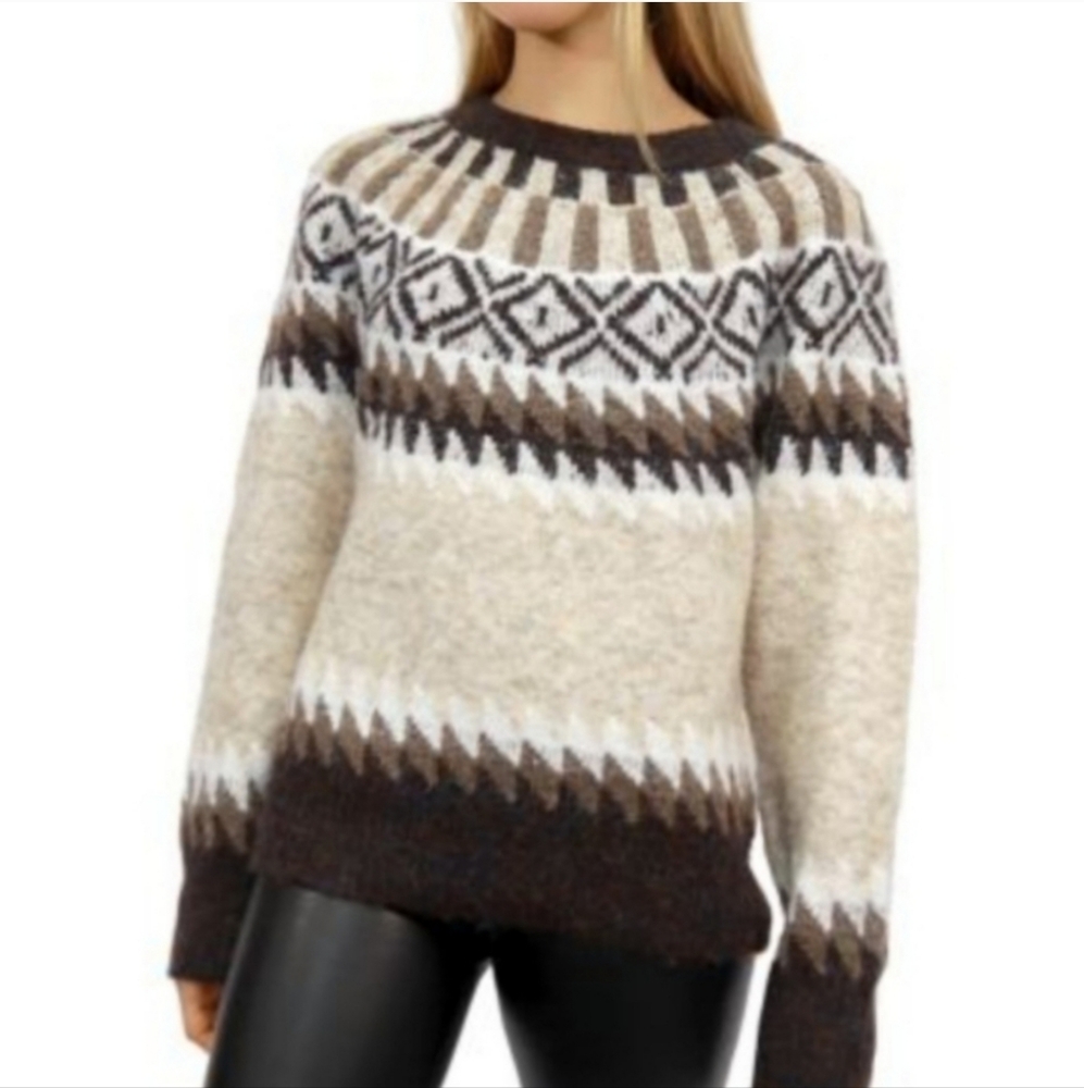 Aqua women's pullover sweater size s